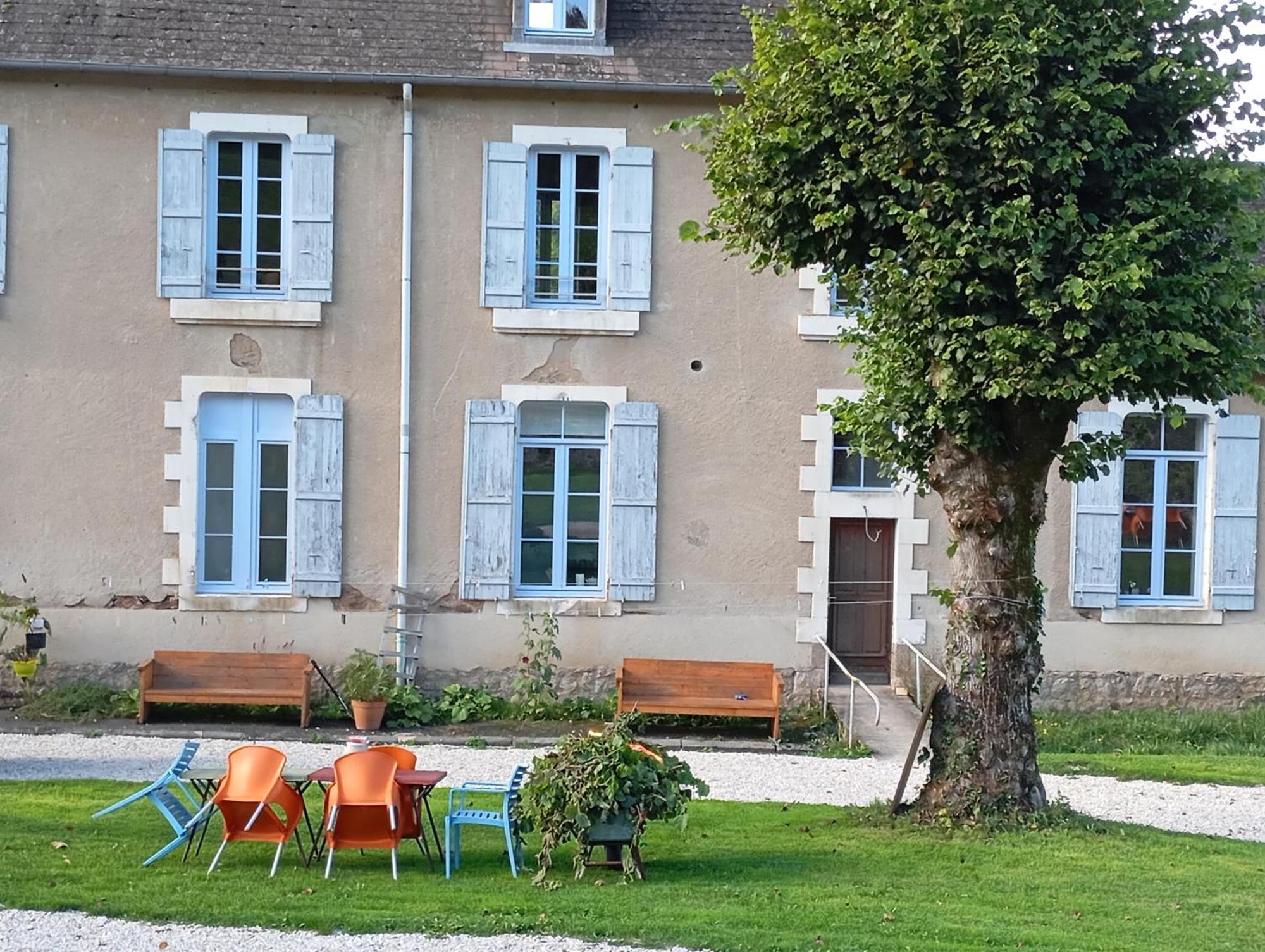 L' Ancienne Ecole Du Morvan Larochemillay 외부 사진